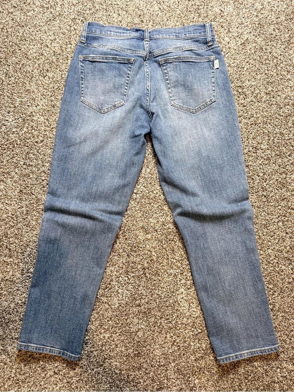 Boyfriend Jeans in Light Blue with Knee Rips